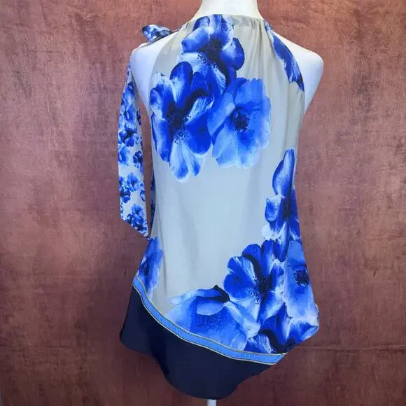 New York & Company Medium gray and blur floral sleeveless blouse - Picture 3 of 11